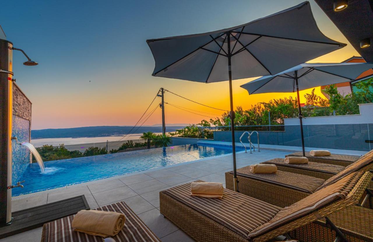 Luxury Villa Lorena With Heated Pool, Jacuzzi,Sauna And Seaview Crikvenica Exterior photo