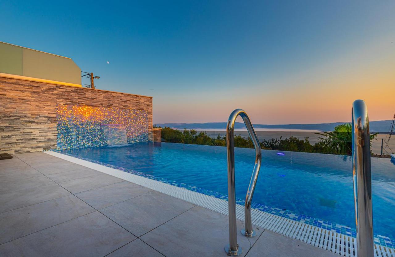 Luxury Villa Lorena With Heated Pool, Jacuzzi,Sauna And Seaview Crikvenica Exterior photo